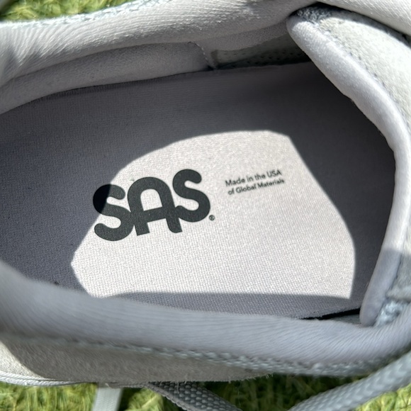 Like New SAS Women’s Tour Mesh Lace Up Sneaker, Size 6.5 WW, Dust Color - Picture 8 of 12